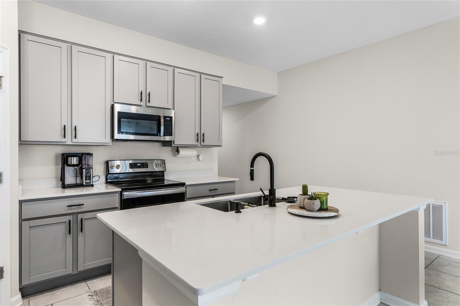 425 N ANDREA CIR, HAINES CITY, FL, 33844