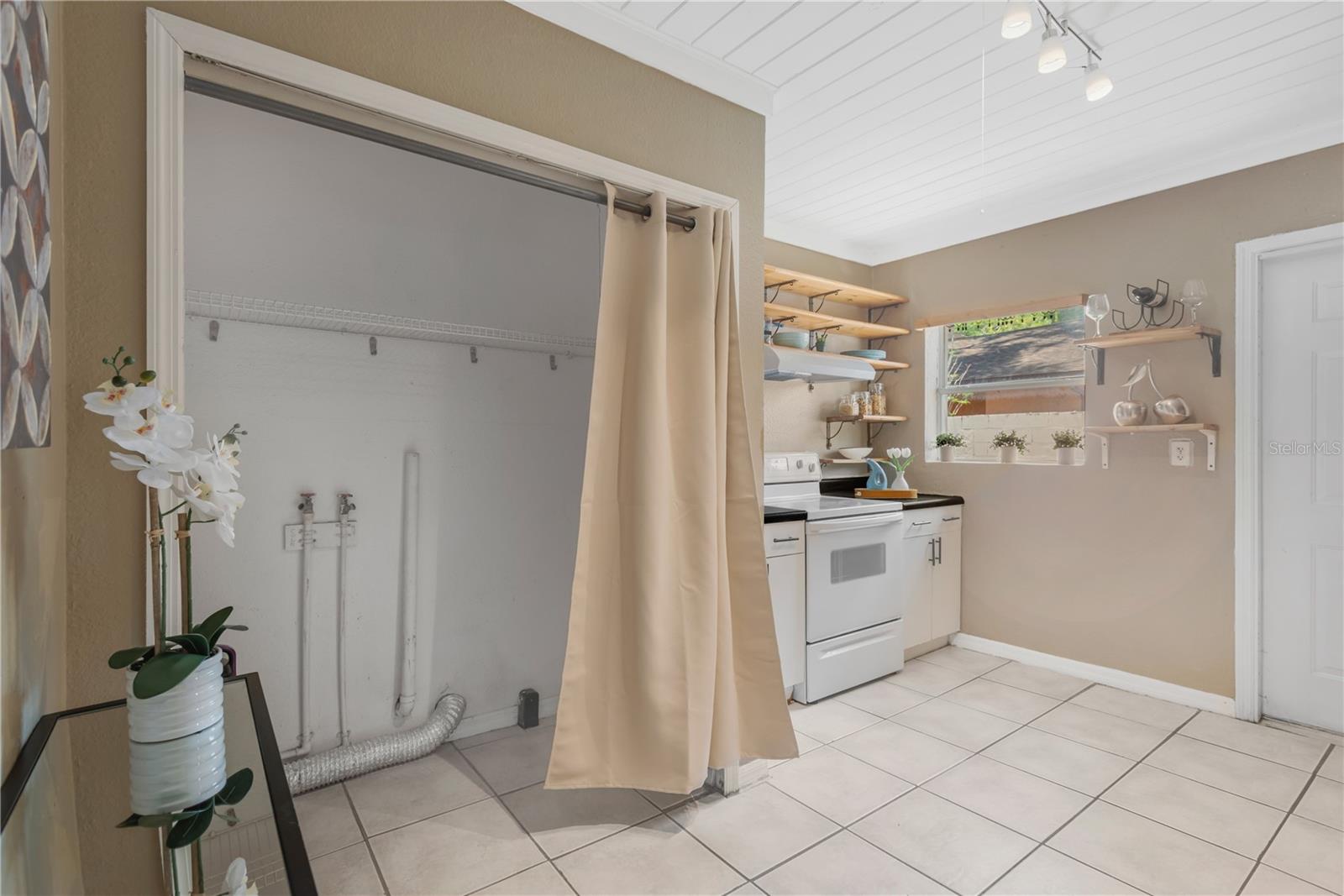 1315 E OSBORNE AVE, TAMPA, FL, 33603