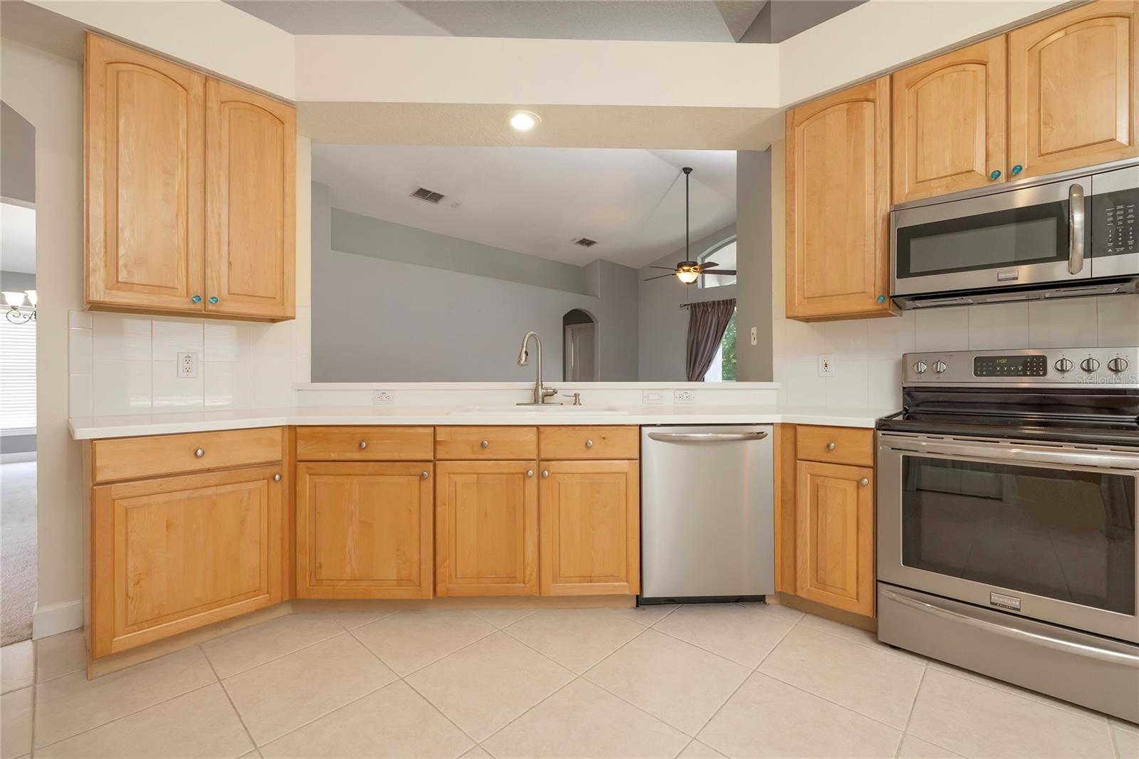 219 BAY ARBOR BLVD, OLDSMAR, FL, 34677