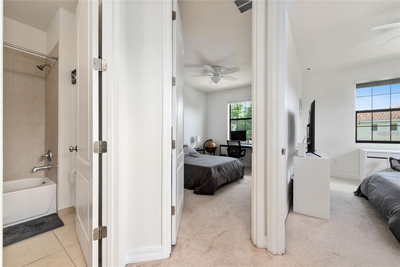 10155 EAGLE CREEK CENTER BLVD, ORLANDO, FL, 32832