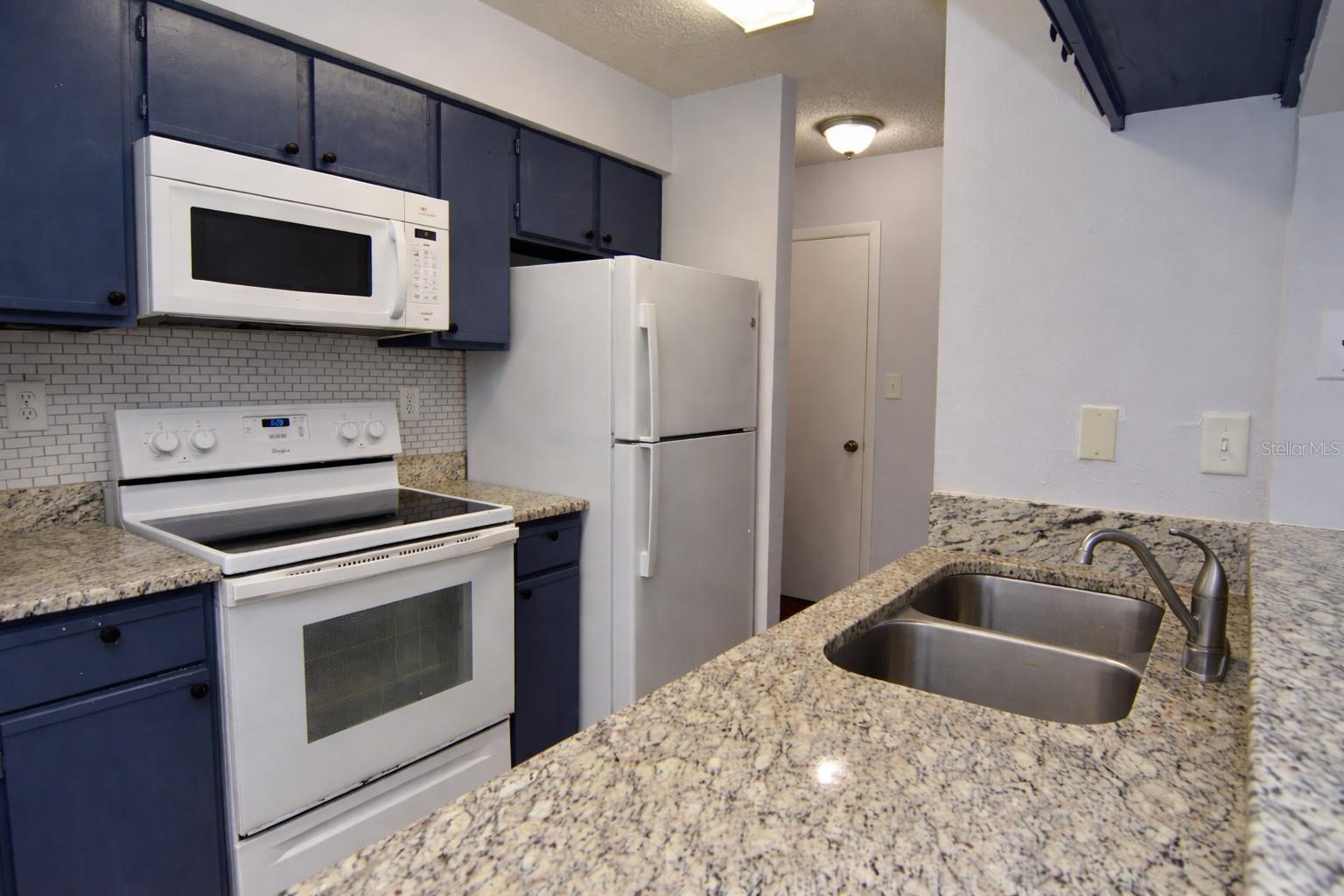 8635 MALLARD RESERVE DR #201, TAMPA, FL, 33614