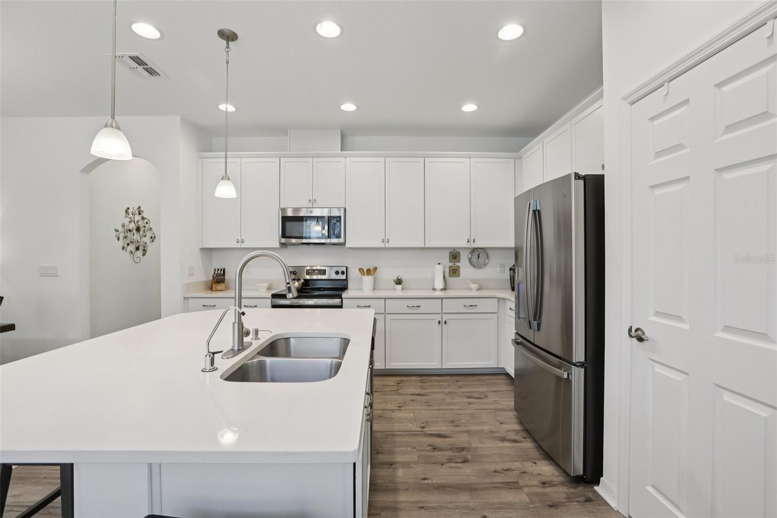 7114 GULF CYPRESS AVE, LAND O LAKES, FL, 34637