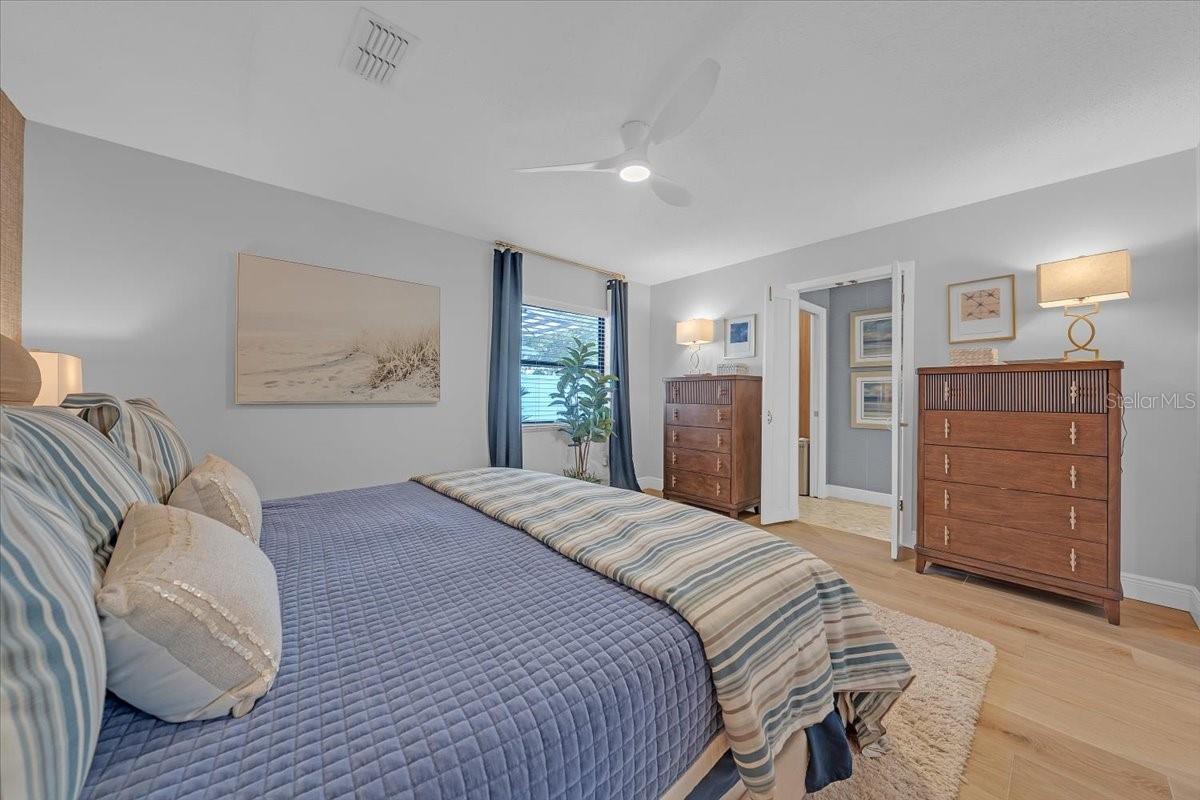 6870 13TH AVE N, ST PETERSBURG, FL, 33710