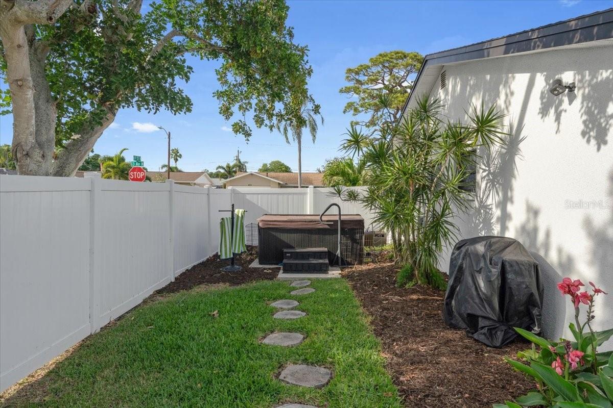 6870 13TH AVE N, ST PETERSBURG, FL, 33710