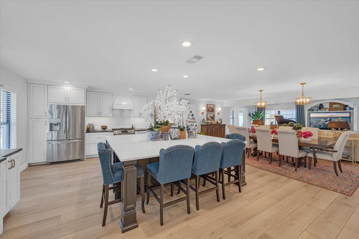 6870 13TH AVE N, ST PETERSBURG, FL, 33710