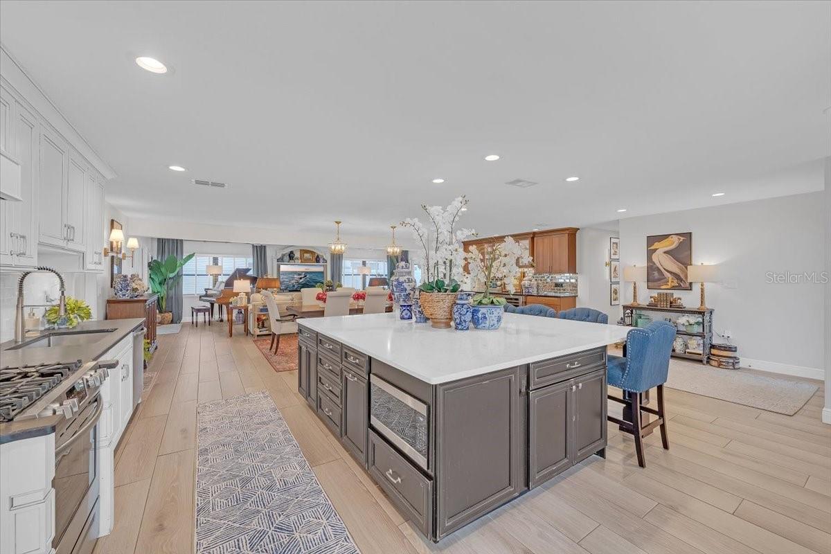 6870 13TH AVE N, ST PETERSBURG, FL, 33710