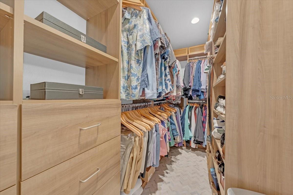 6870 13TH AVE N, ST PETERSBURG, FL, 33710