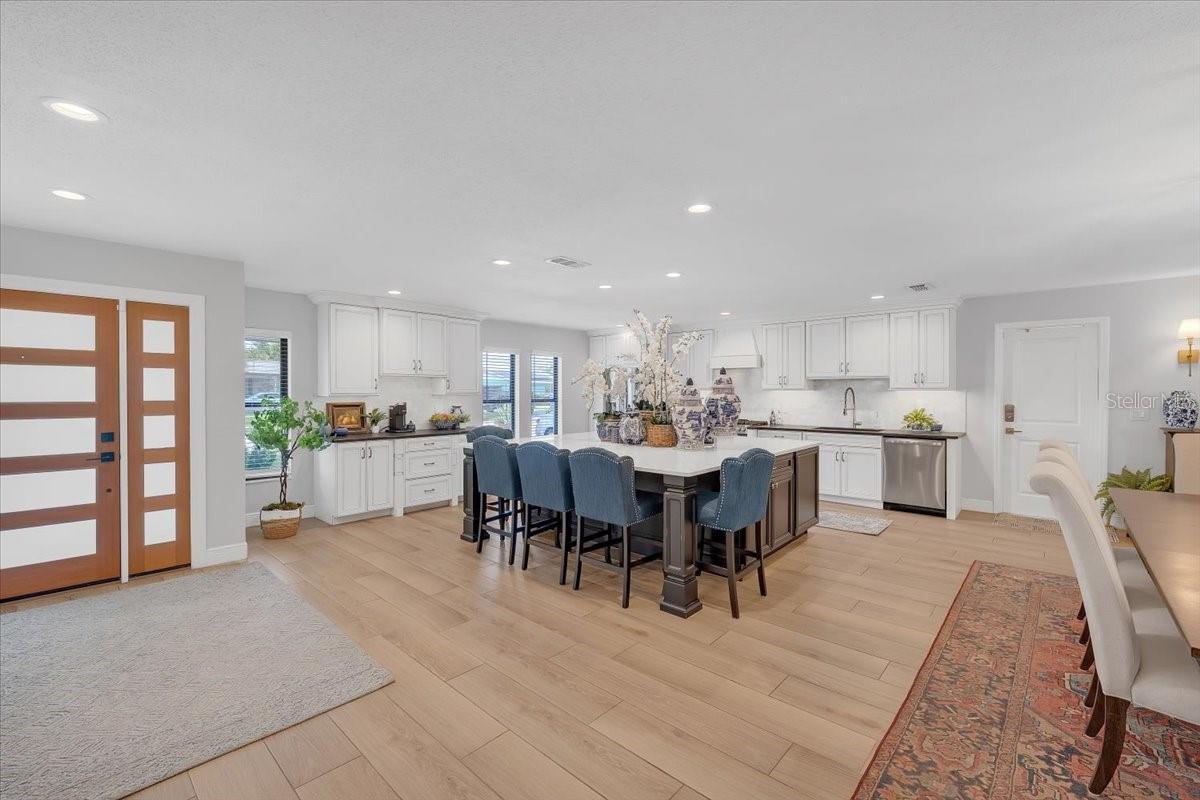 6870 13TH AVE N, ST PETERSBURG, FL, 33710