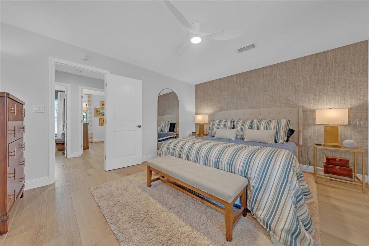 6870 13TH AVE N, ST PETERSBURG, FL, 33710