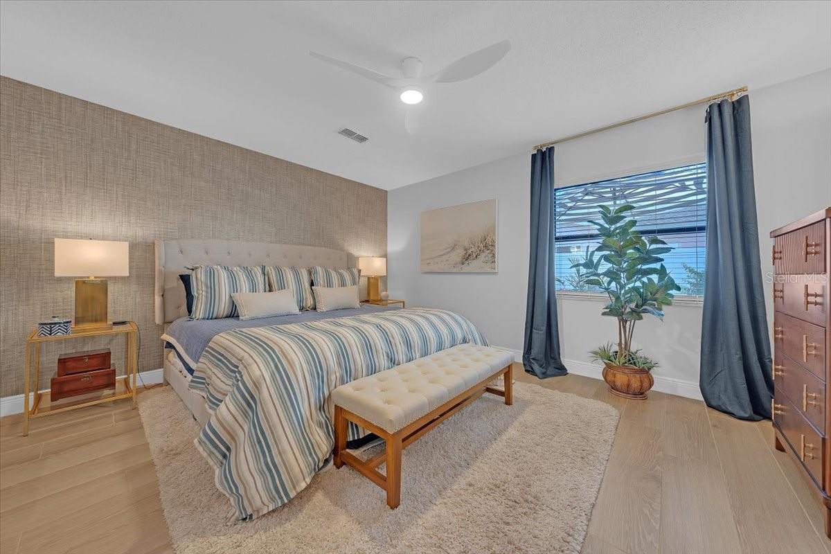 6870 13TH AVE N, ST PETERSBURG, FL, 33710