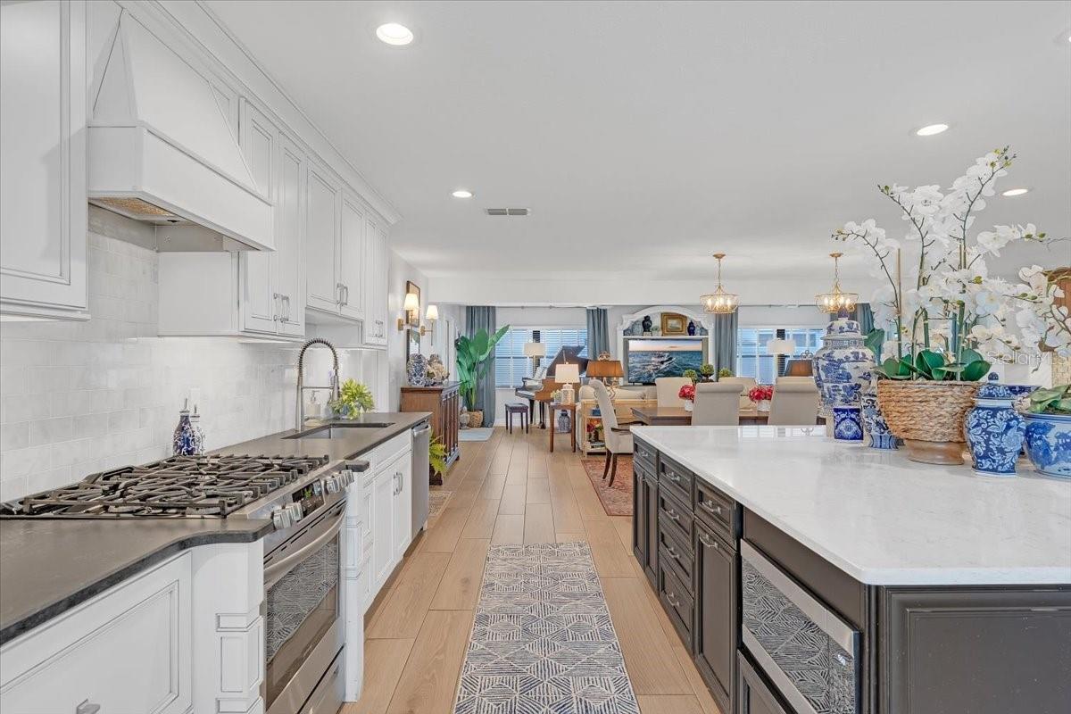 6870 13TH AVE N, ST PETERSBURG, FL, 33710