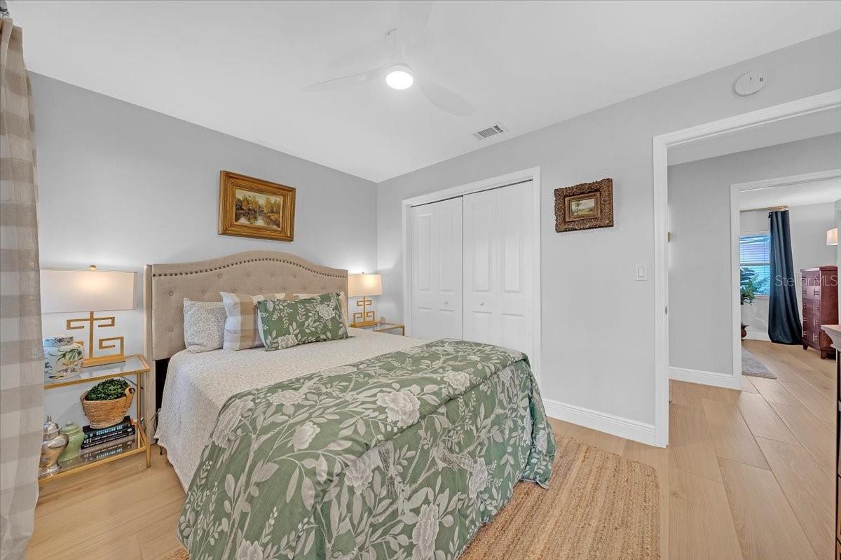 6870 13TH AVE N, ST PETERSBURG, FL, 33710