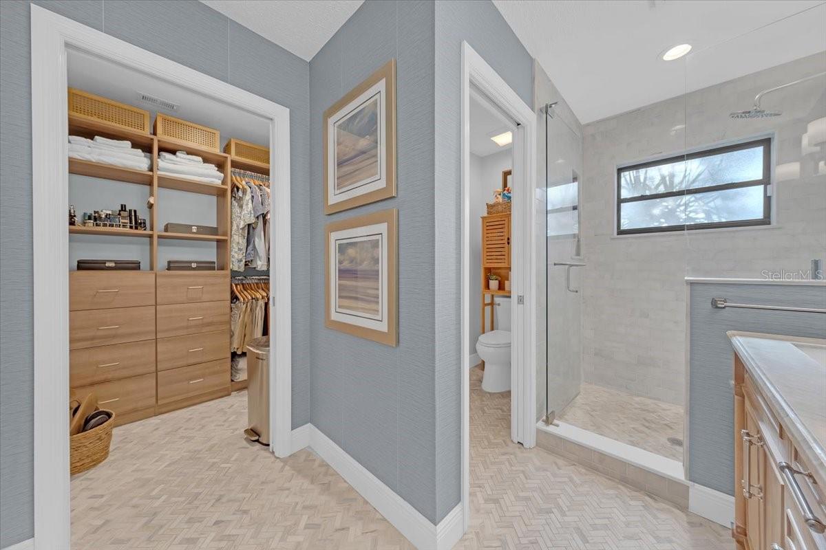 6870 13TH AVE N, ST PETERSBURG, FL, 33710