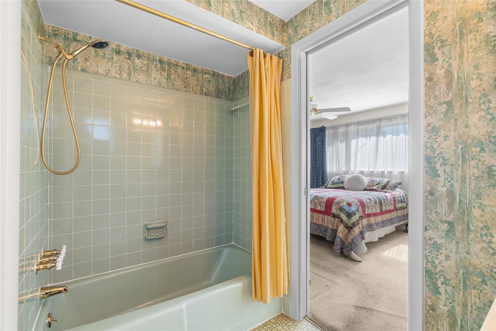 962 CORVETTE DR, LARGO, FL, 33771