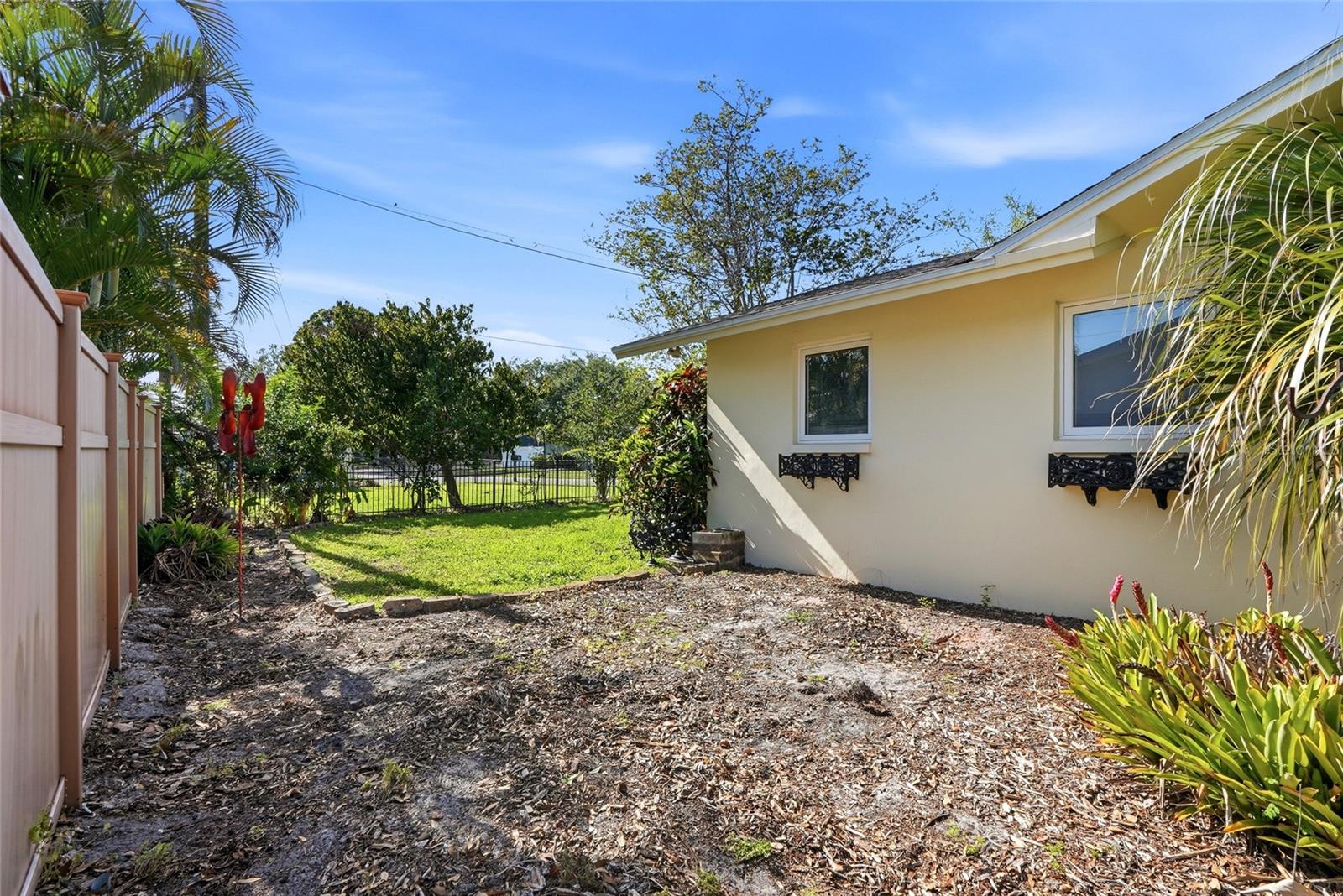 962 CORVETTE DR, LARGO, FL, 33771