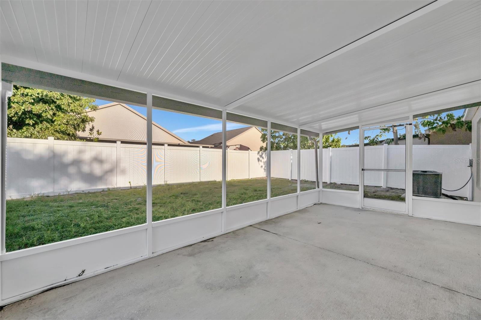 9022 SHELDON CHASE DR, TAMPA, FL, 33635