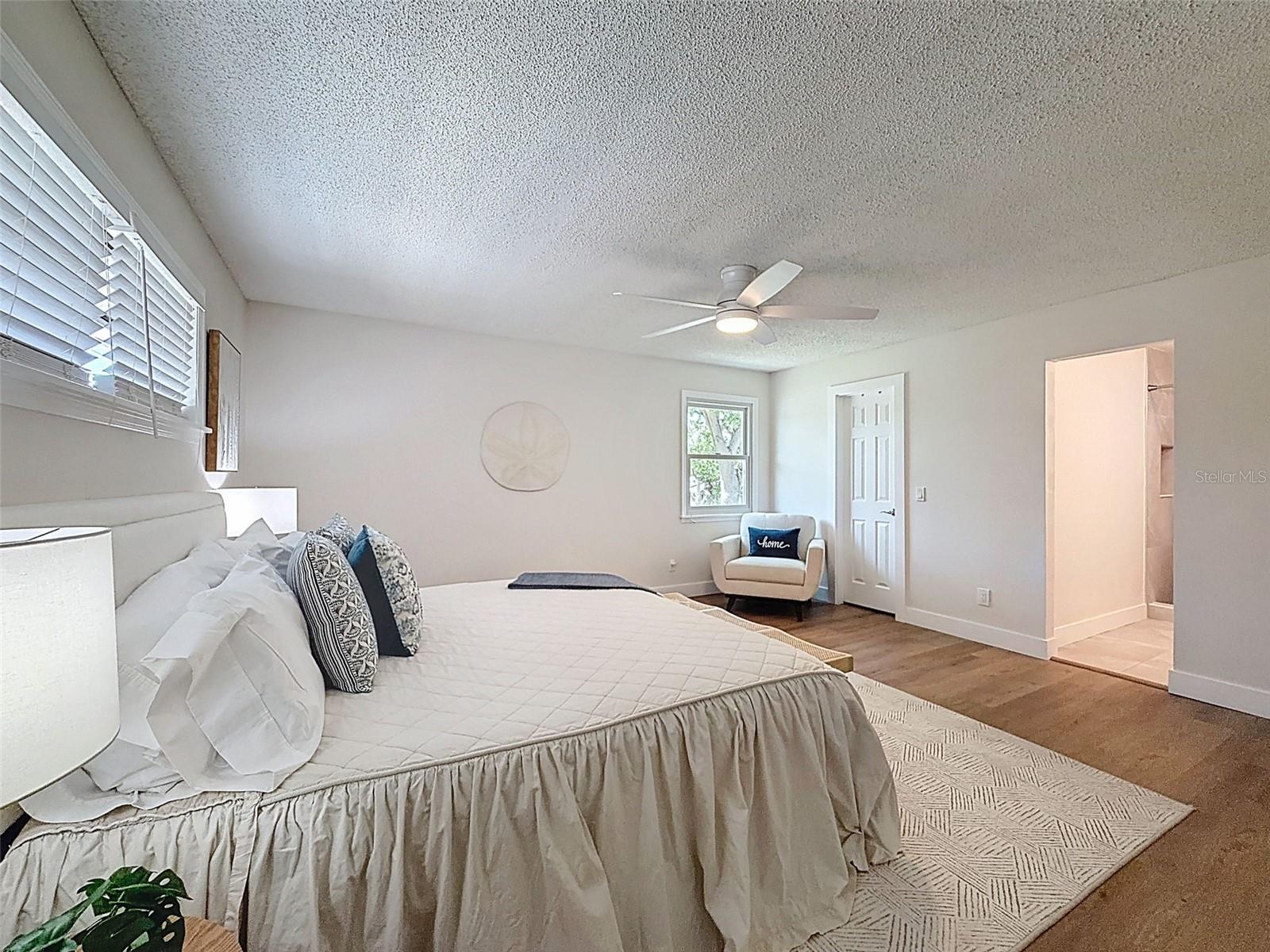 1899 SHORE ACRES BLVD NE, ST PETERSBURG, FL, 33703