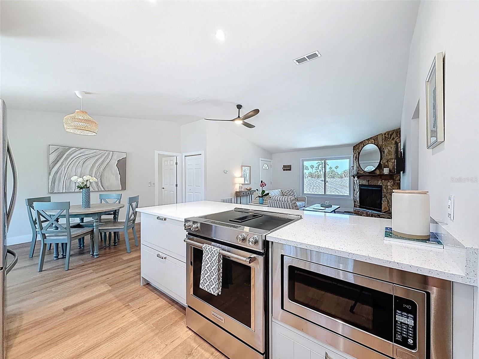 1899 SHORE ACRES BLVD NE, ST PETERSBURG, FL, 33703