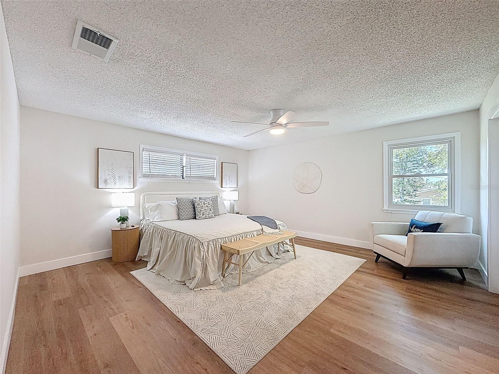 1899 SHORE ACRES BLVD NE, ST PETERSBURG, FL, 33703