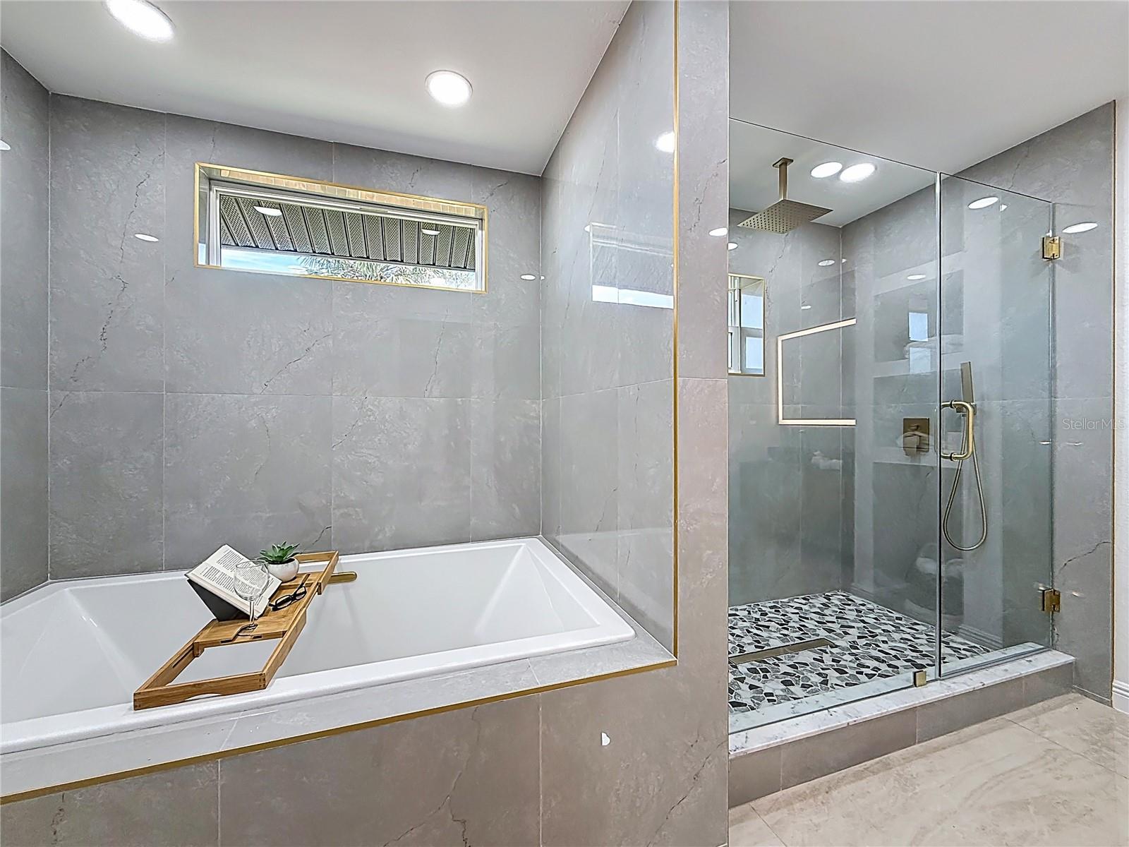 910 ALCAZAR WAY S, ST PETERSBURG, FL, 33705