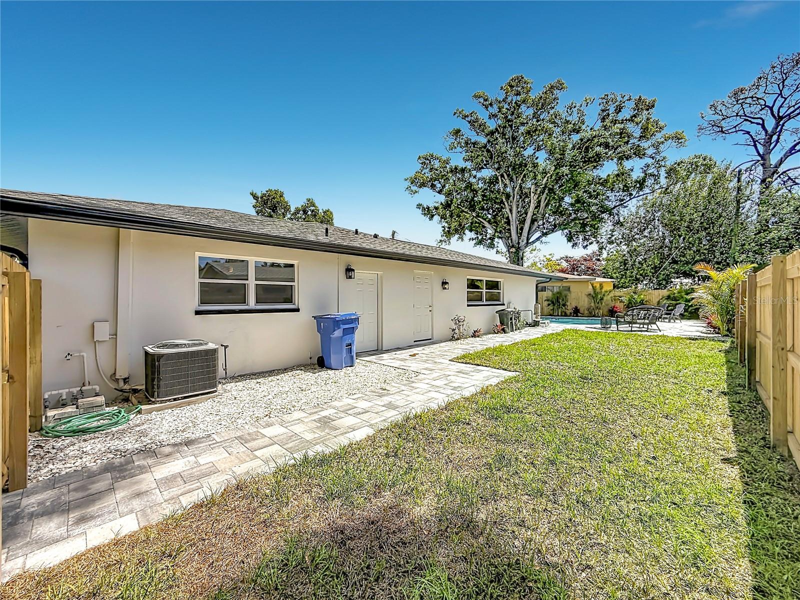 910 ALCAZAR WAY S, ST PETERSBURG, FL, 33705