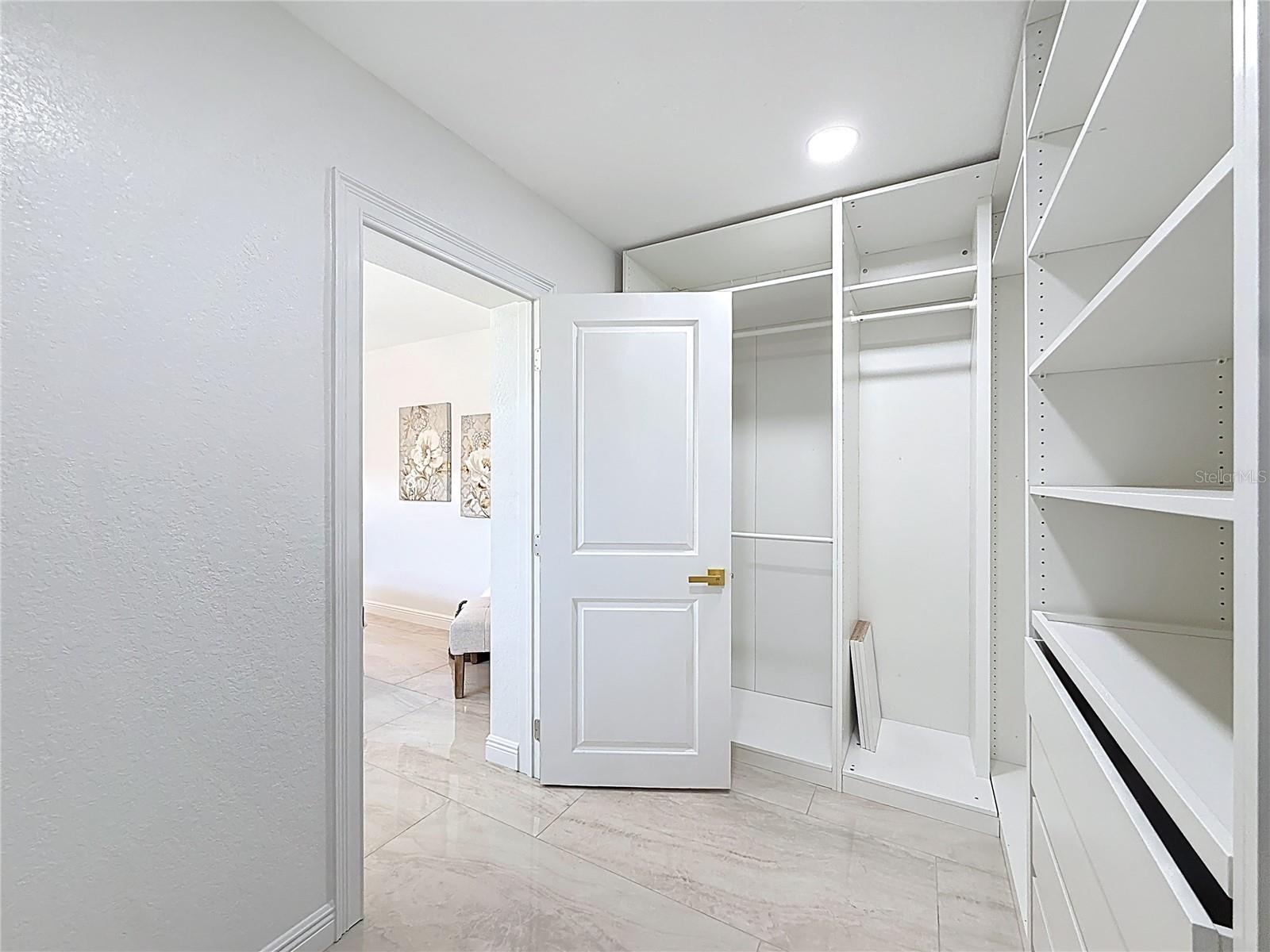 910 ALCAZAR WAY S, ST PETERSBURG, FL, 33705