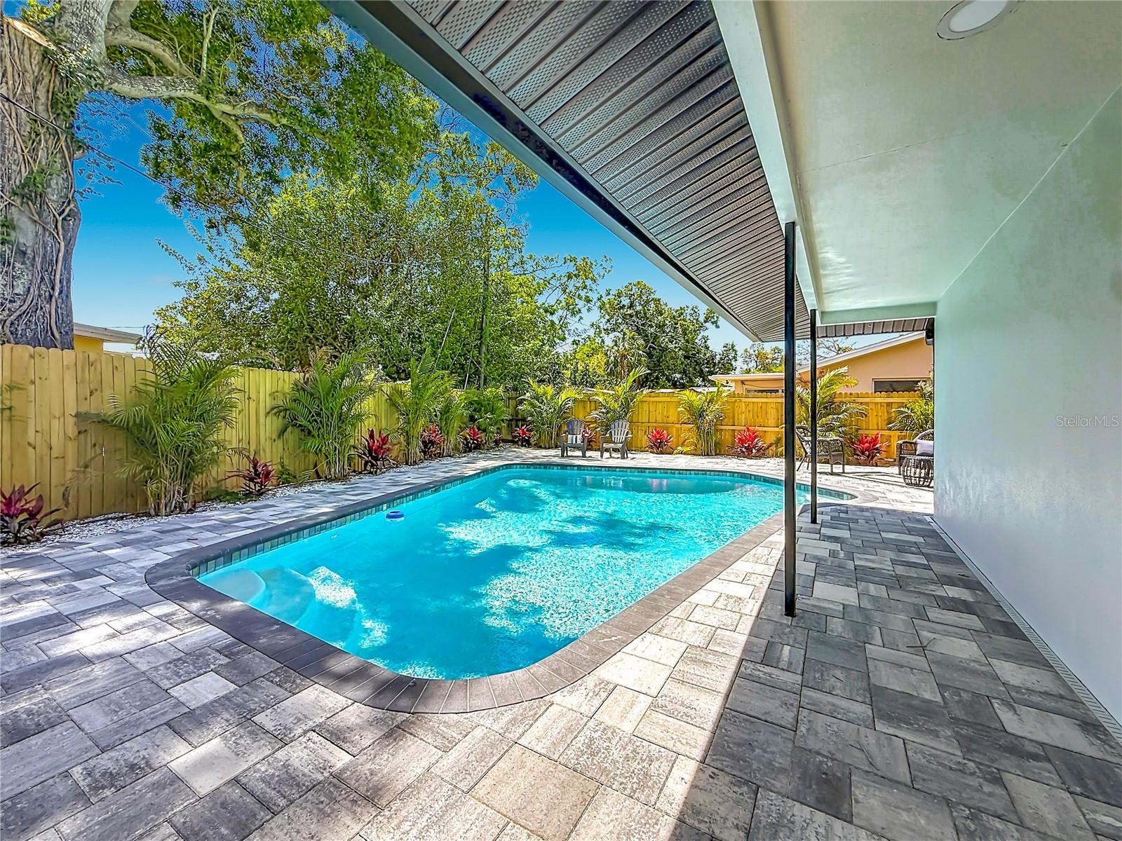 910 ALCAZAR WAY S, ST PETERSBURG, FL, 33705