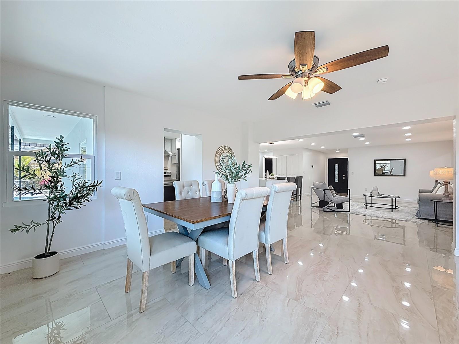 910 ALCAZAR WAY S, ST PETERSBURG, FL, 33705