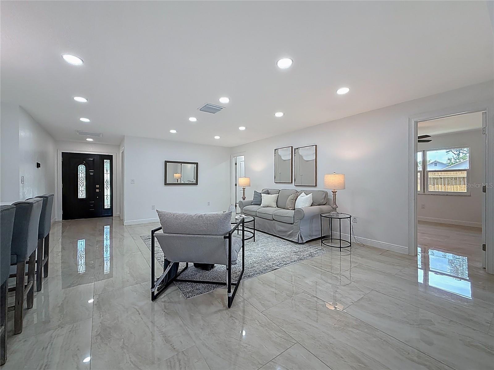 910 ALCAZAR WAY S, ST PETERSBURG, FL, 33705