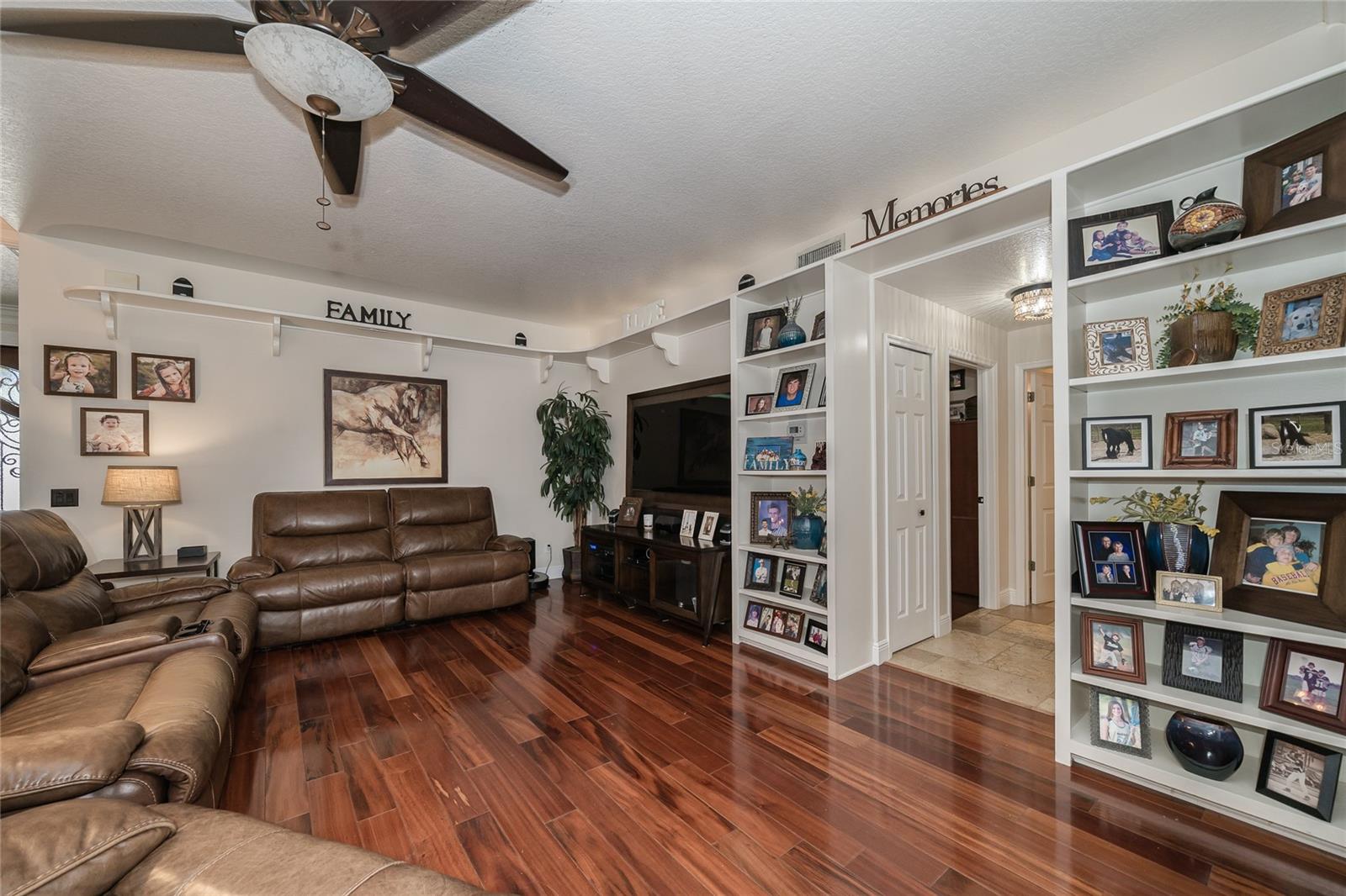 10408 RIVERBURN DR, TAMPA, FL, 33647