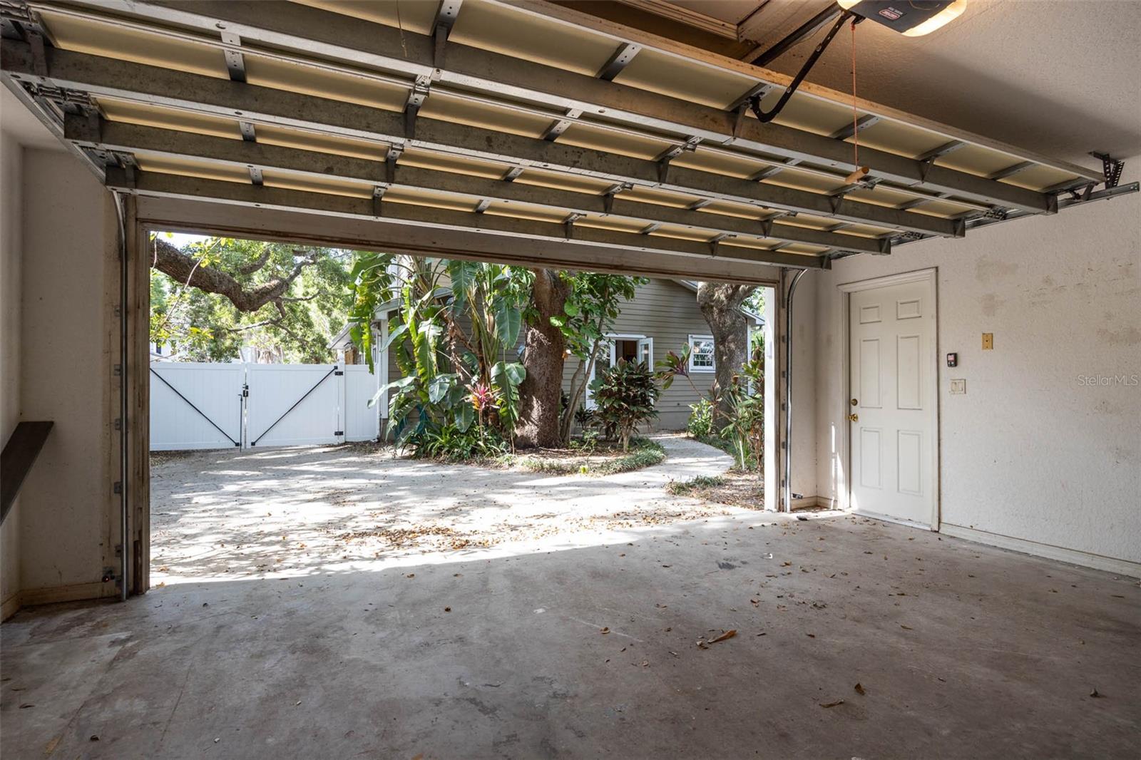 3311 W HAWTHORNE RD, TAMPA, FL, 33611