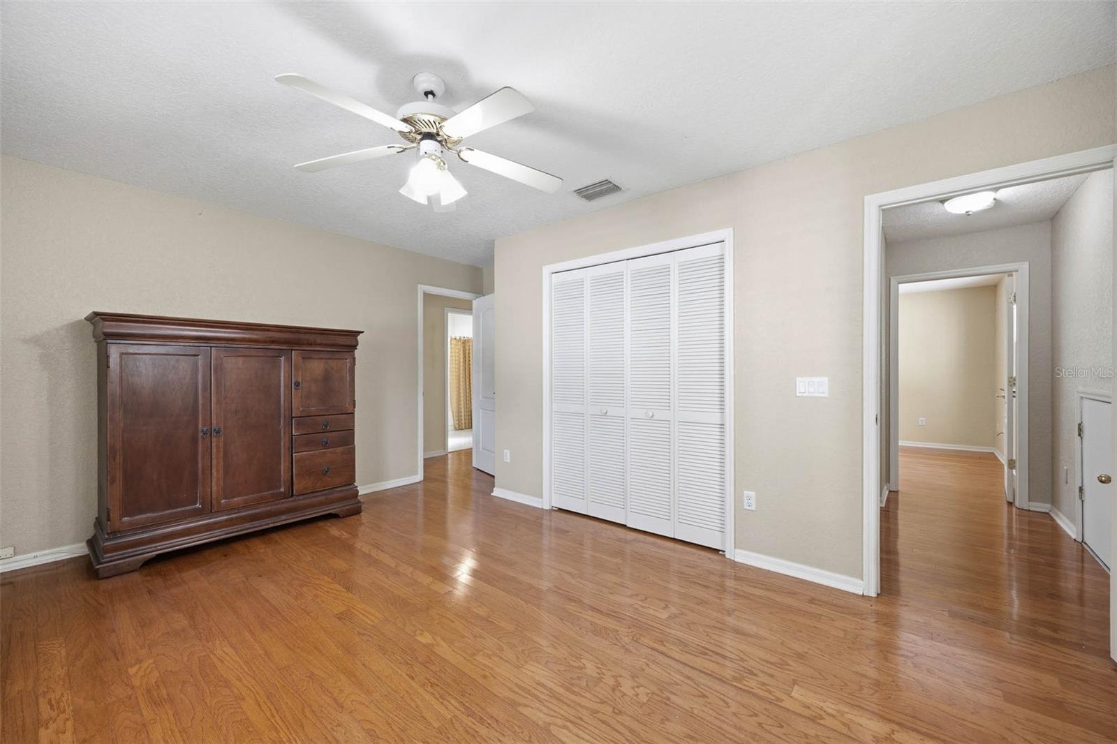 3311 W HAWTHORNE RD, TAMPA, FL, 33611