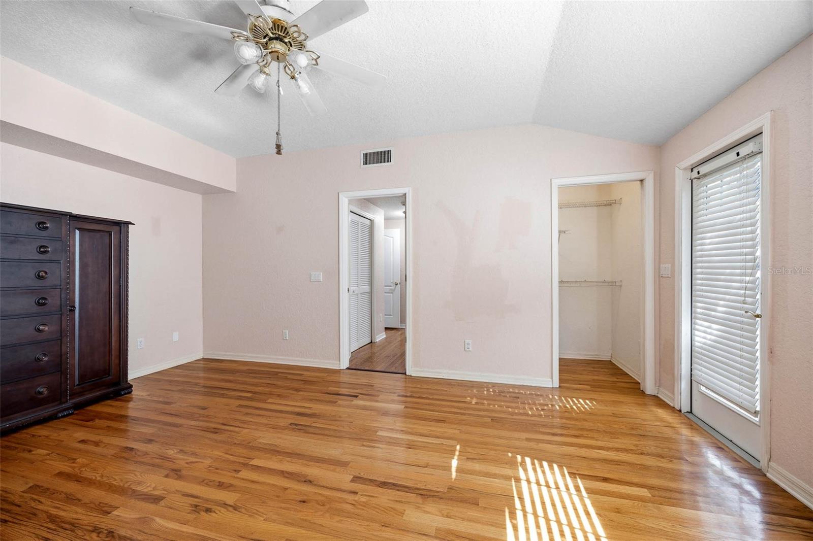 3311 W HAWTHORNE RD, TAMPA, FL, 33611