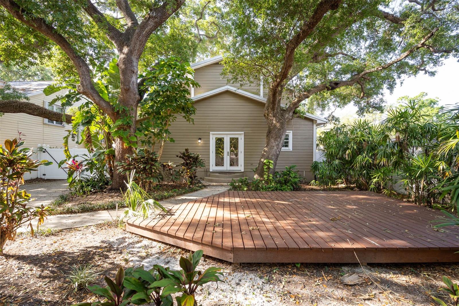 3311 W HAWTHORNE RD, TAMPA, FL, 33611