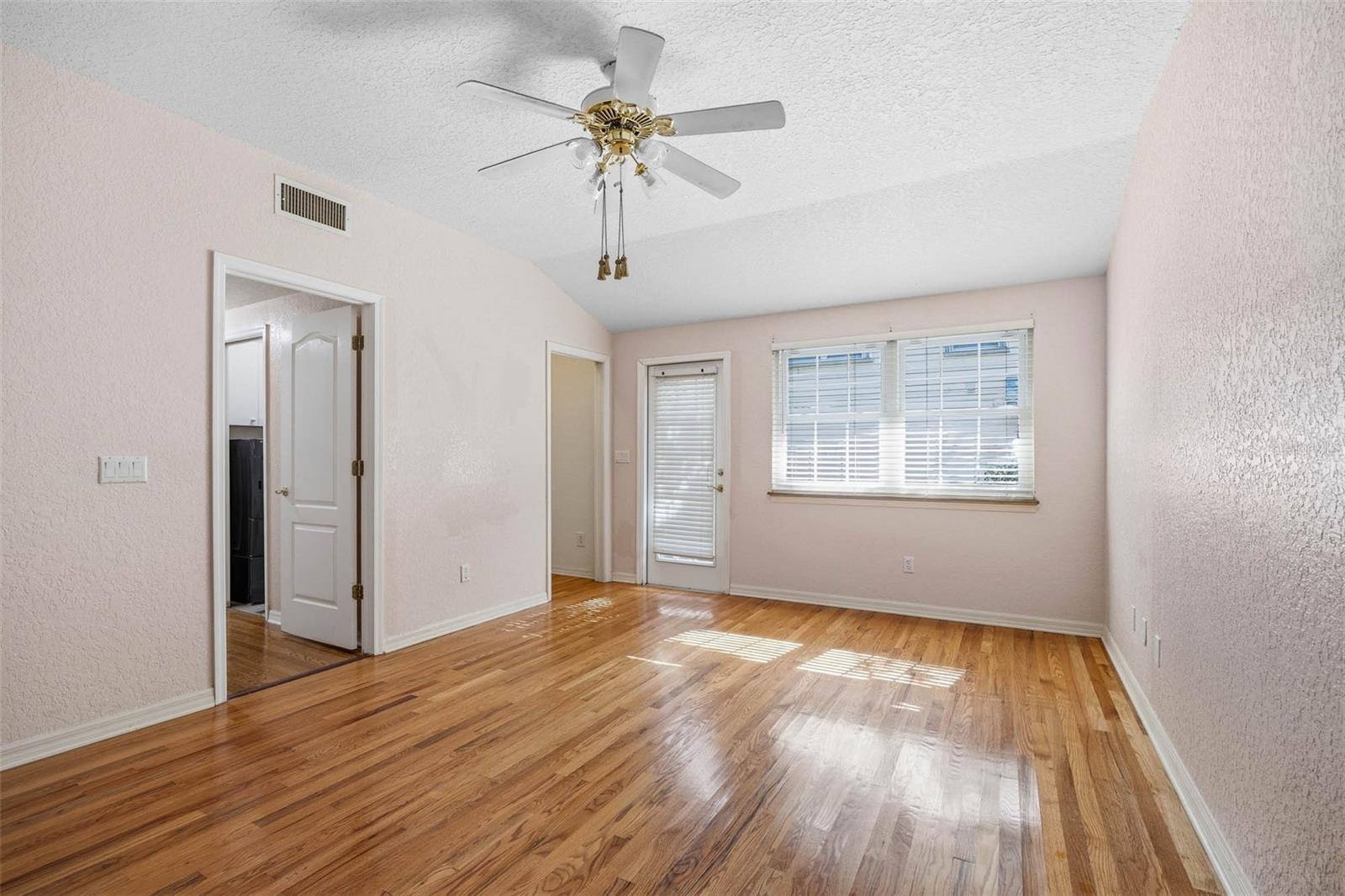 3311 W HAWTHORNE RD, TAMPA, FL, 33611