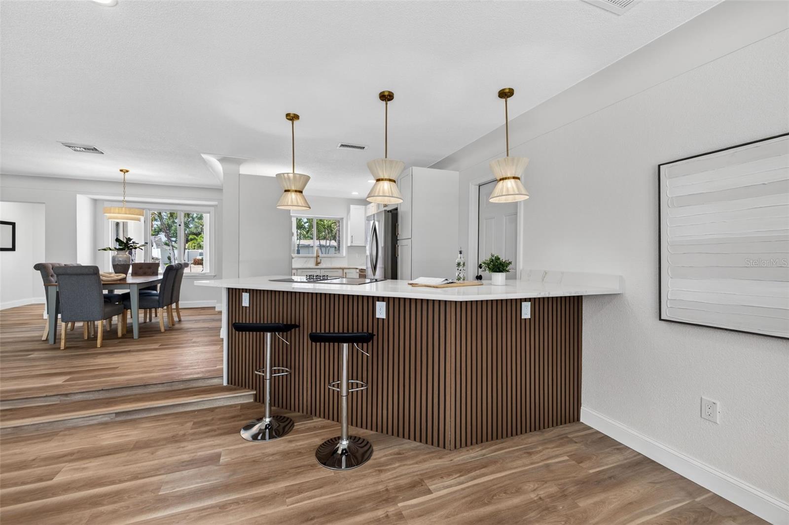 1233 EDEN ISLE DR NE, ST PETERSBURG, FL, 33704