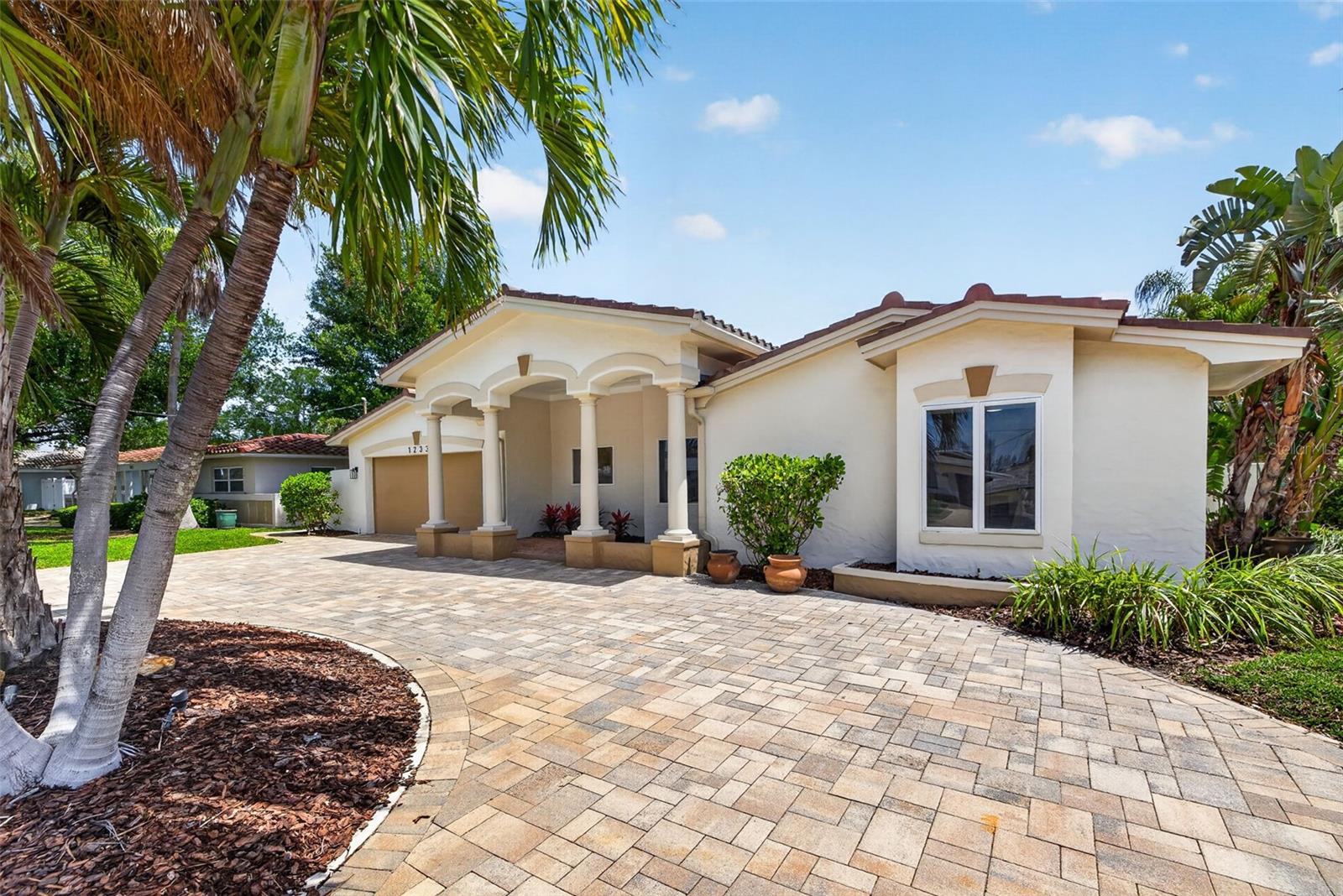 1233 EDEN ISLE DR NE, ST PETERSBURG, FL, 33704