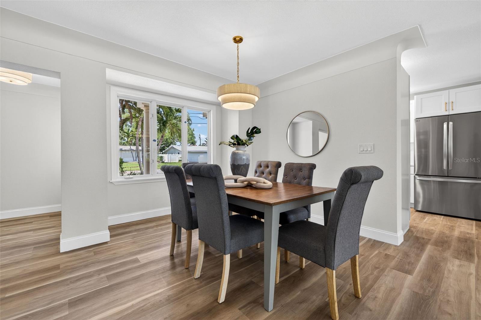 1233 EDEN ISLE DR NE, ST PETERSBURG, FL, 33704