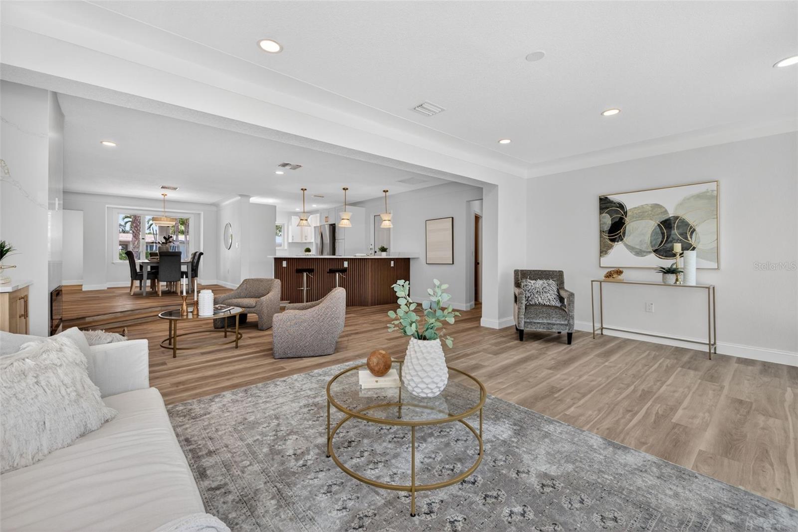 1233 EDEN ISLE DR NE, ST PETERSBURG, FL, 33704