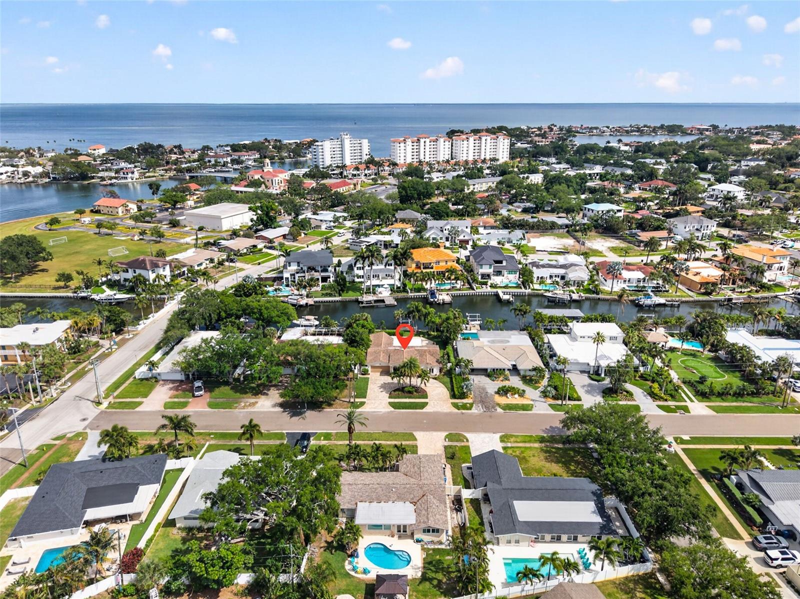 1233 EDEN ISLE DR NE, ST PETERSBURG, FL, 33704