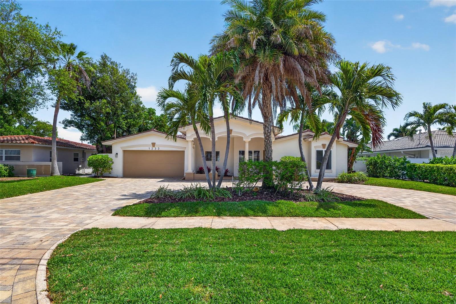 1233 EDEN ISLE DR NE, ST PETERSBURG, FL, 33704