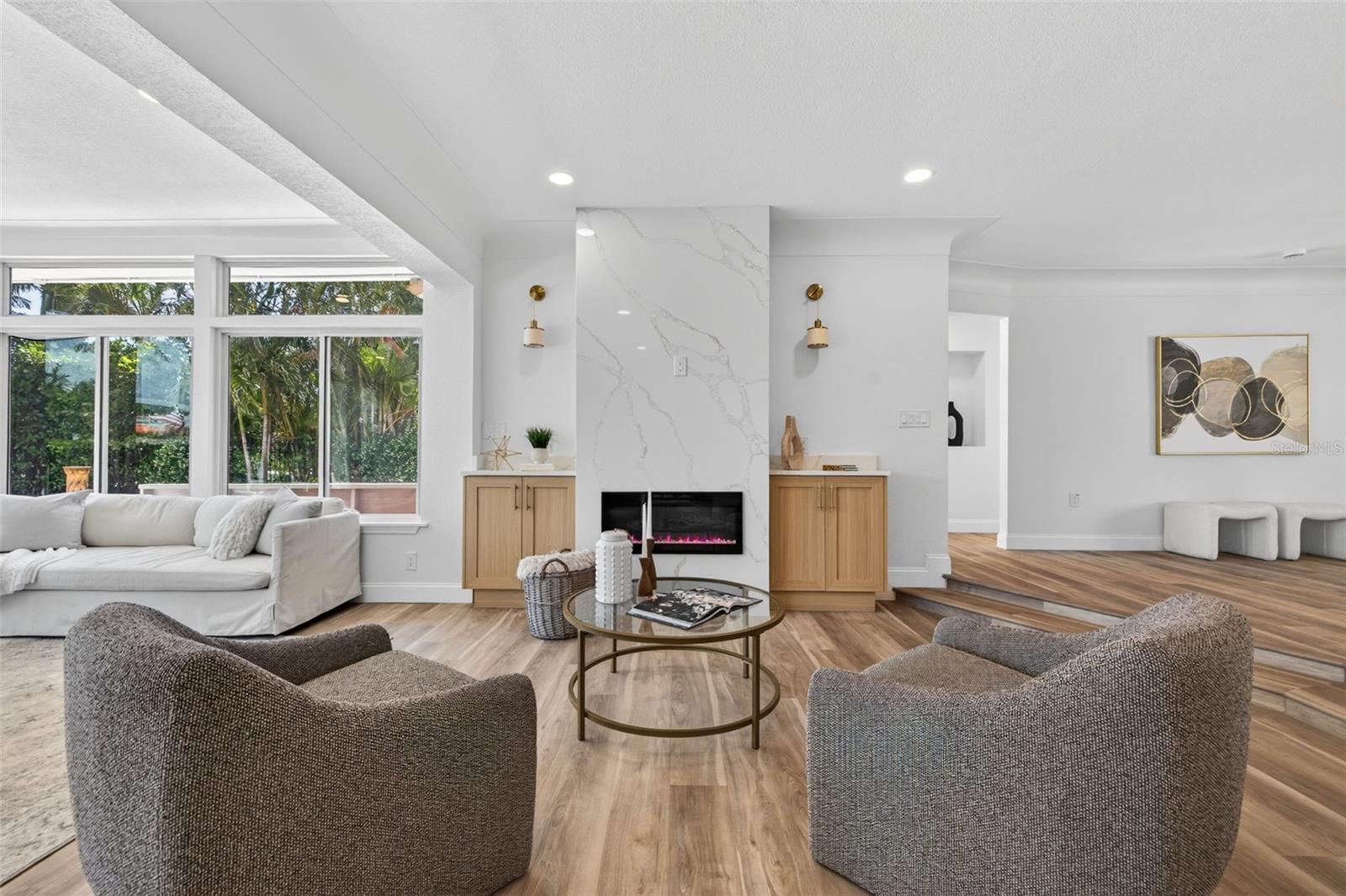 1233 EDEN ISLE DR NE, ST PETERSBURG, FL, 33704