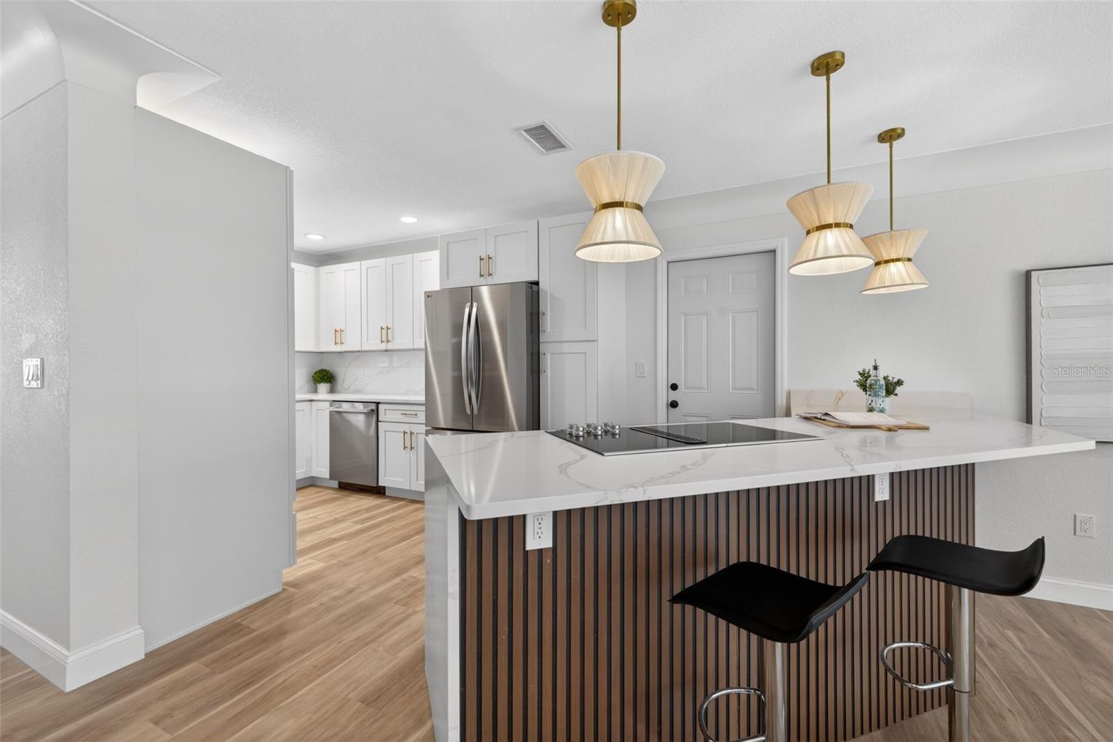 1233 EDEN ISLE DR NE, ST PETERSBURG, FL, 33704