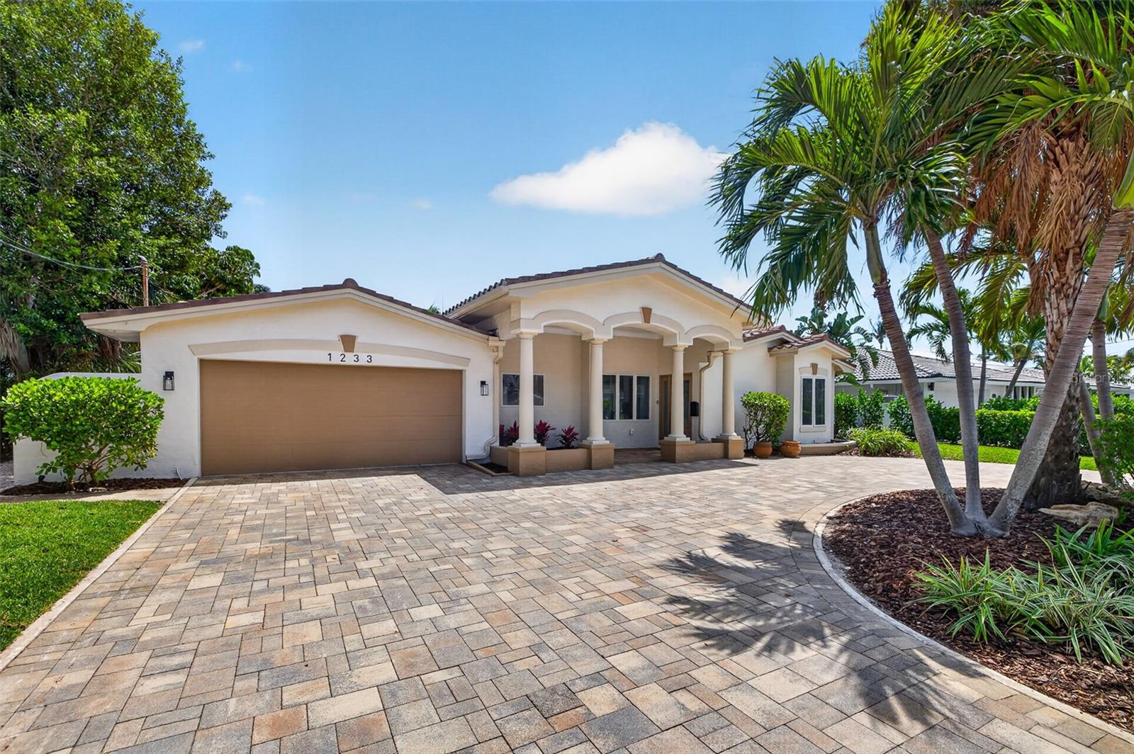 1233 EDEN ISLE DR NE, ST PETERSBURG, FL, 33704