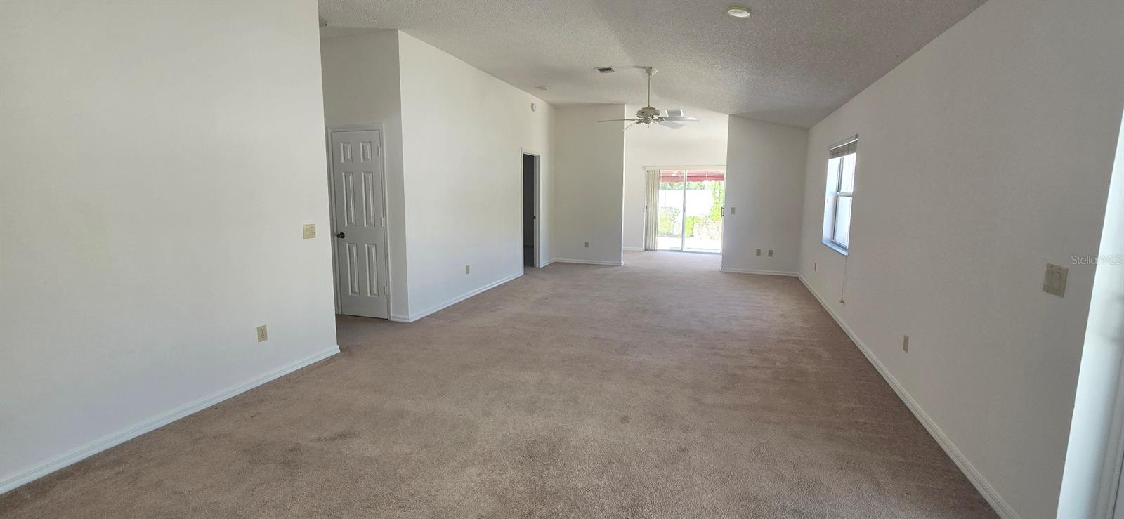 628 DOMINGUEZ DR, LADY LAKE, FL, 32159