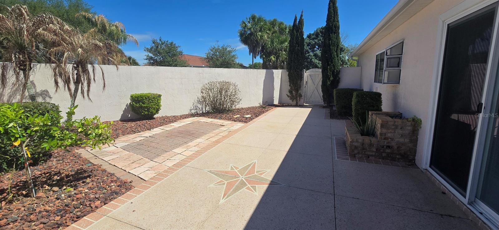 628 DOMINGUEZ DR, LADY LAKE, FL, 32159