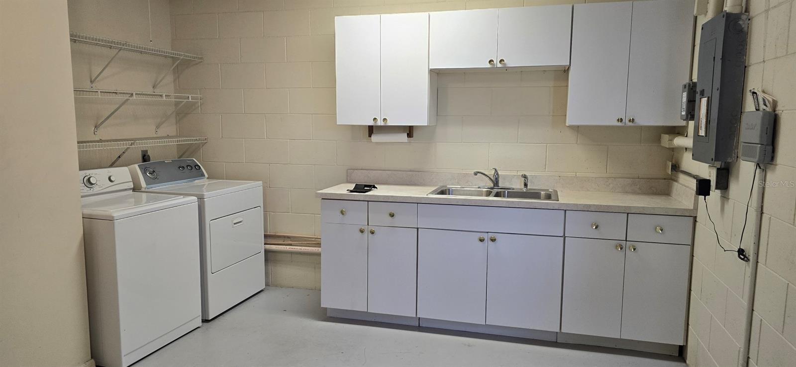 628 DOMINGUEZ DR, LADY LAKE, FL, 32159