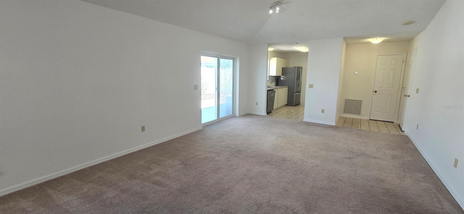 628 DOMINGUEZ DR, LADY LAKE, FL, 32159