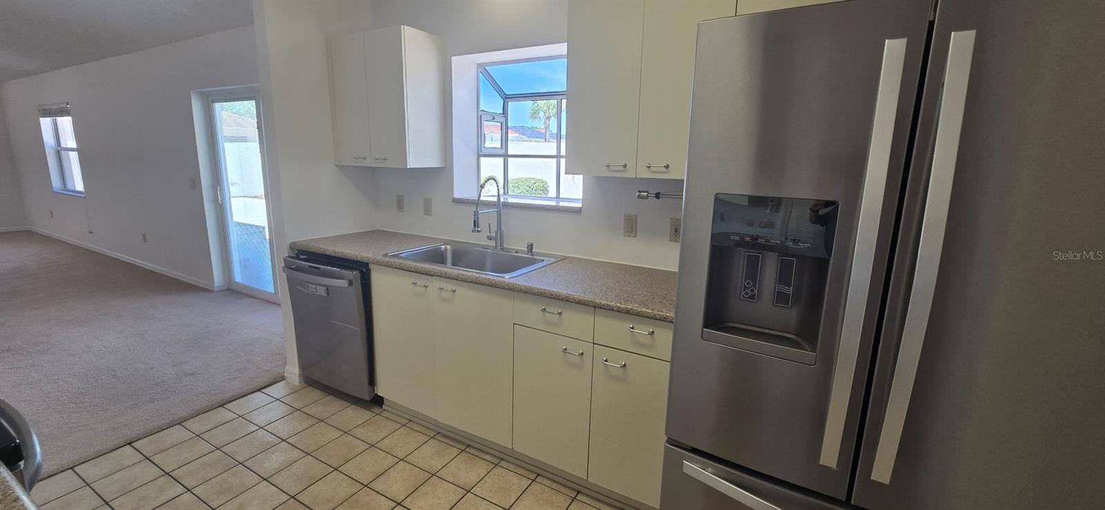 628 DOMINGUEZ DR, LADY LAKE, FL, 32159