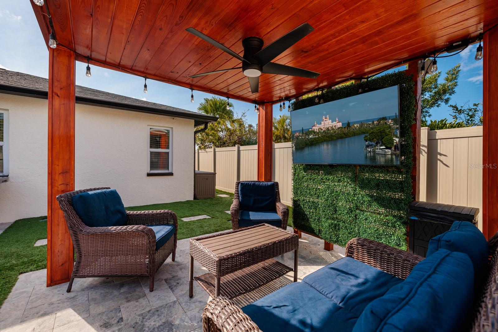 9481 MONICA DR, SEMINOLE, FL, 33777